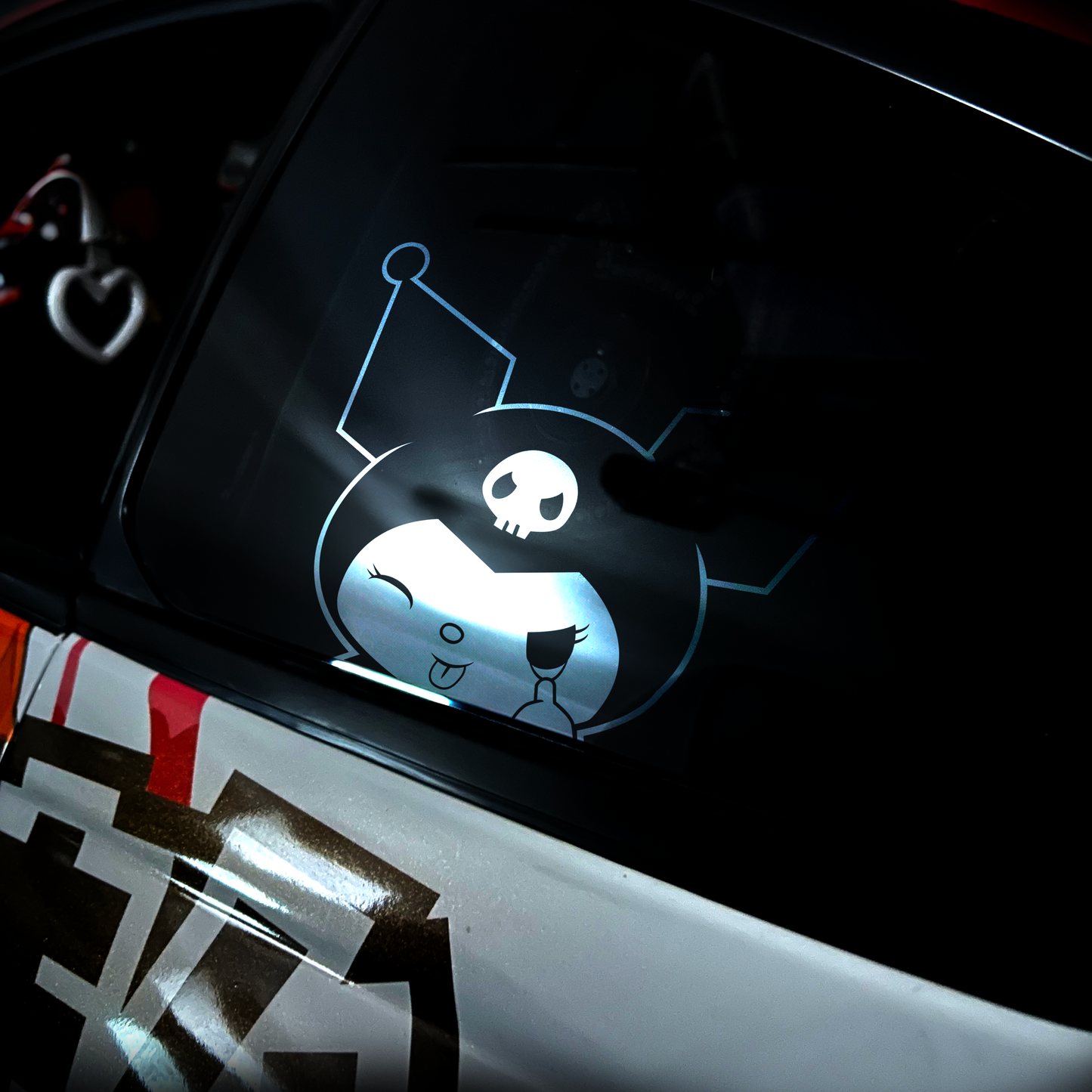 Autocollant découpé Kuromi Peeker 