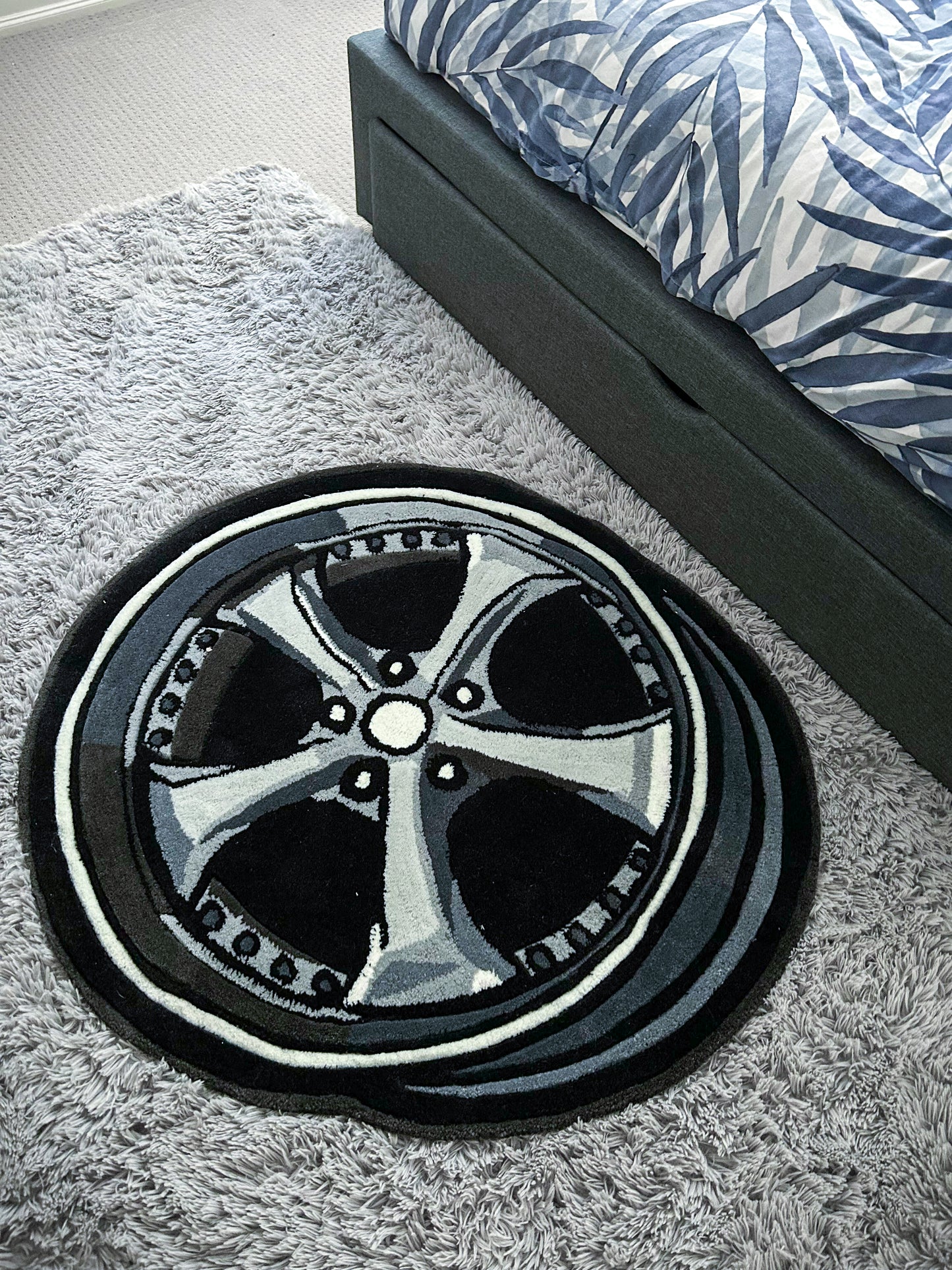 Hand Tufted Wheel Rug - VSKF