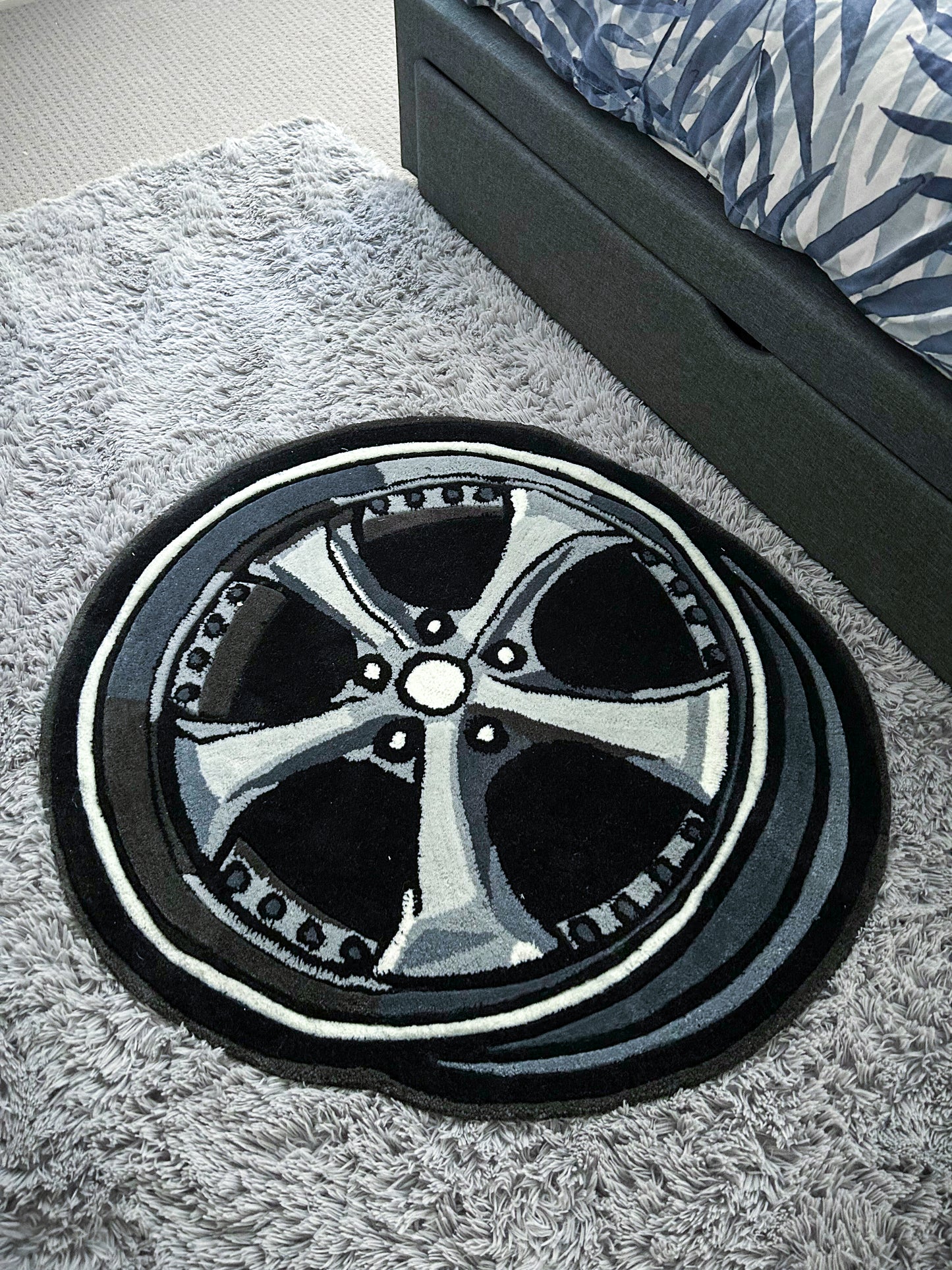 Hand Tufted Wheel Rug - VSKF