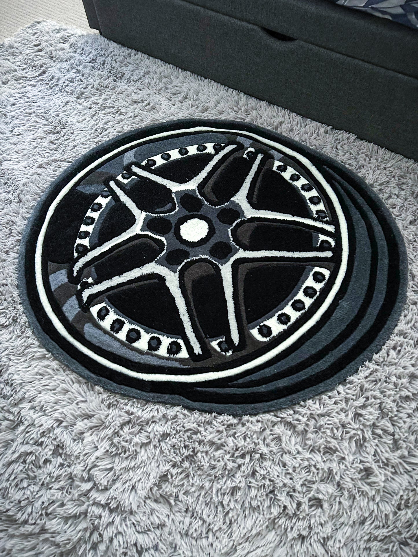 Hand Tufted Wheel Rug - Blitz 03